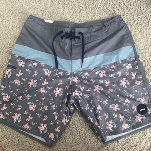 4 way stretch new with tag board shorts